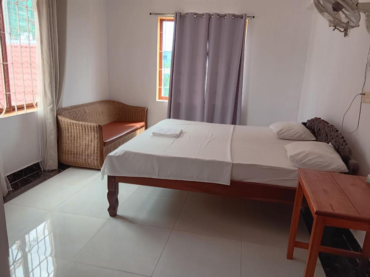 Good Morning Kampot Hotell Exteriör bild