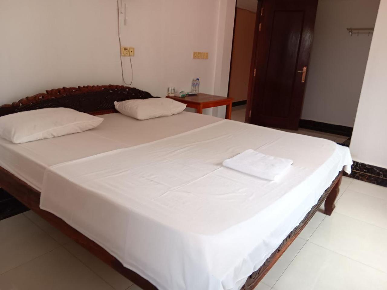 Good Morning Kampot Hotell Exteriör bild