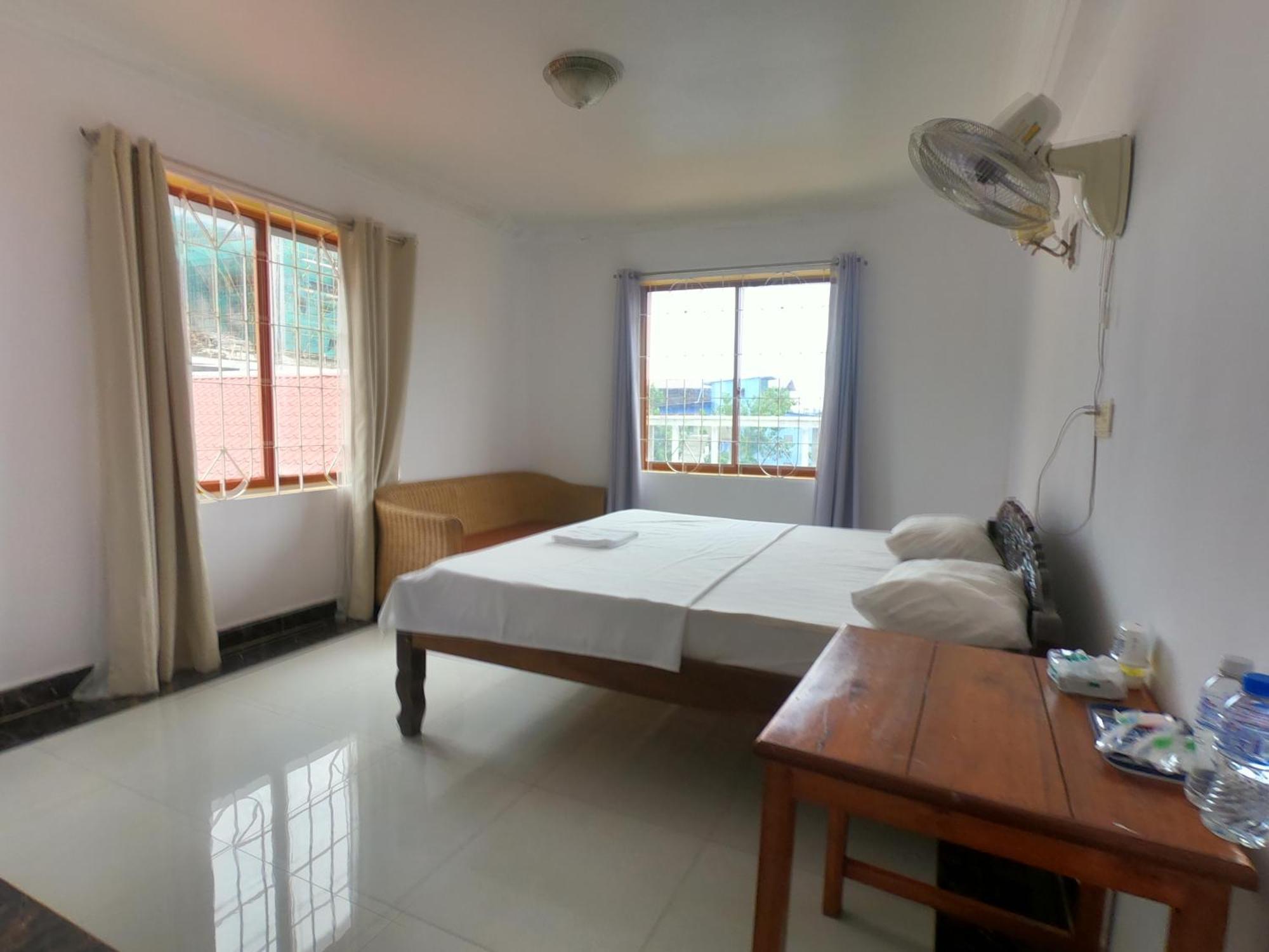 Good Morning Kampot Hotell Exteriör bild