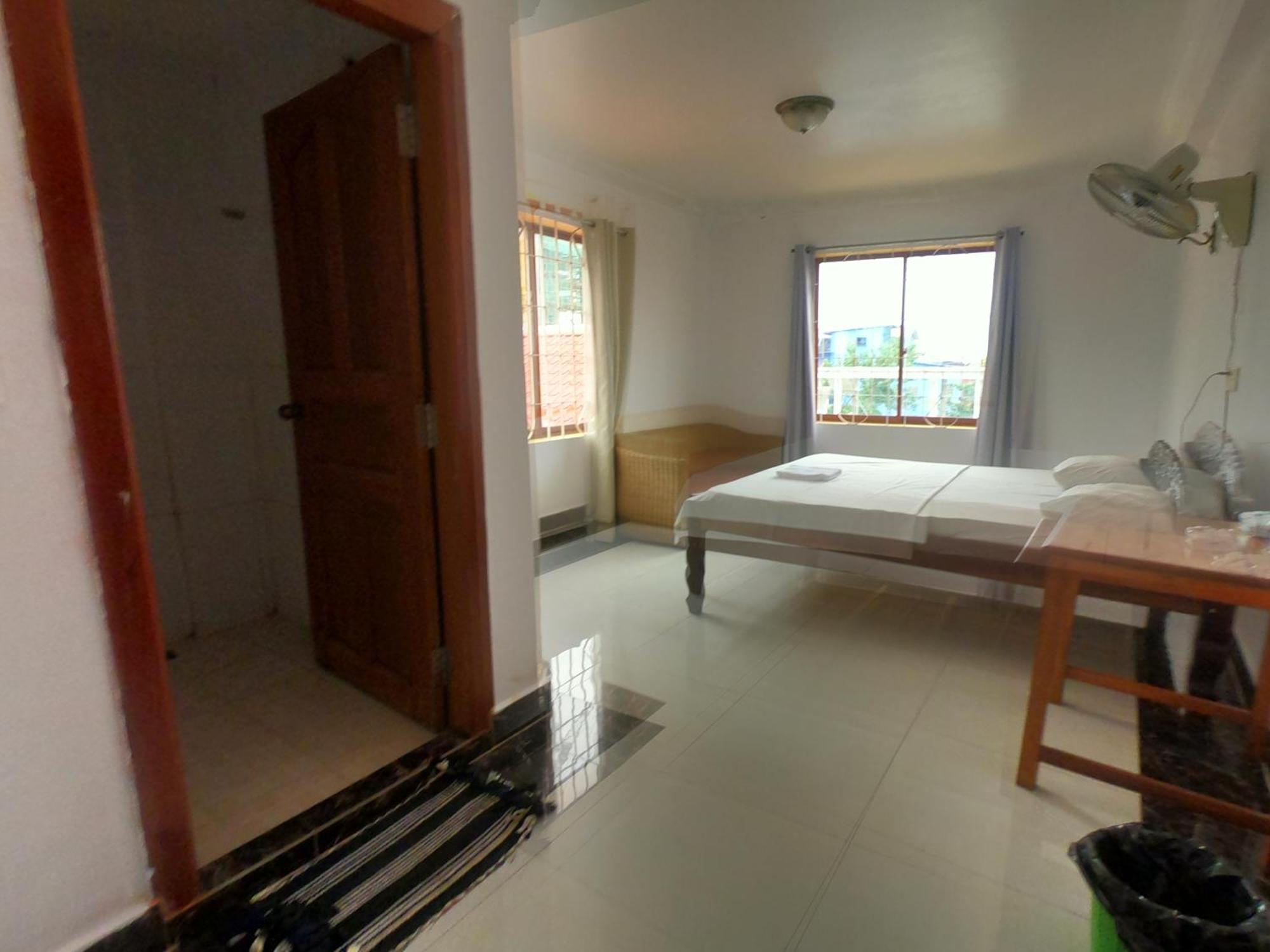 Good Morning Kampot Hotell Exteriör bild