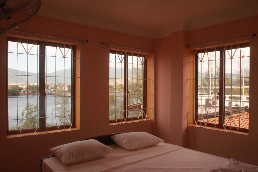 Good Morning Kampot Hotell Exteriör bild