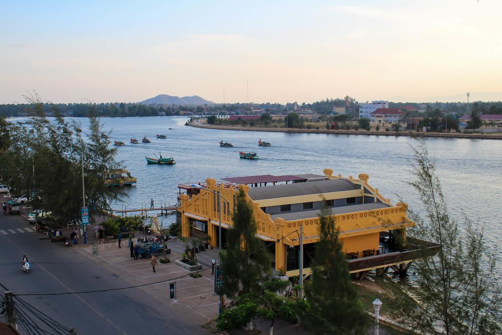Good Morning Kampot Hotell Exteriör bild