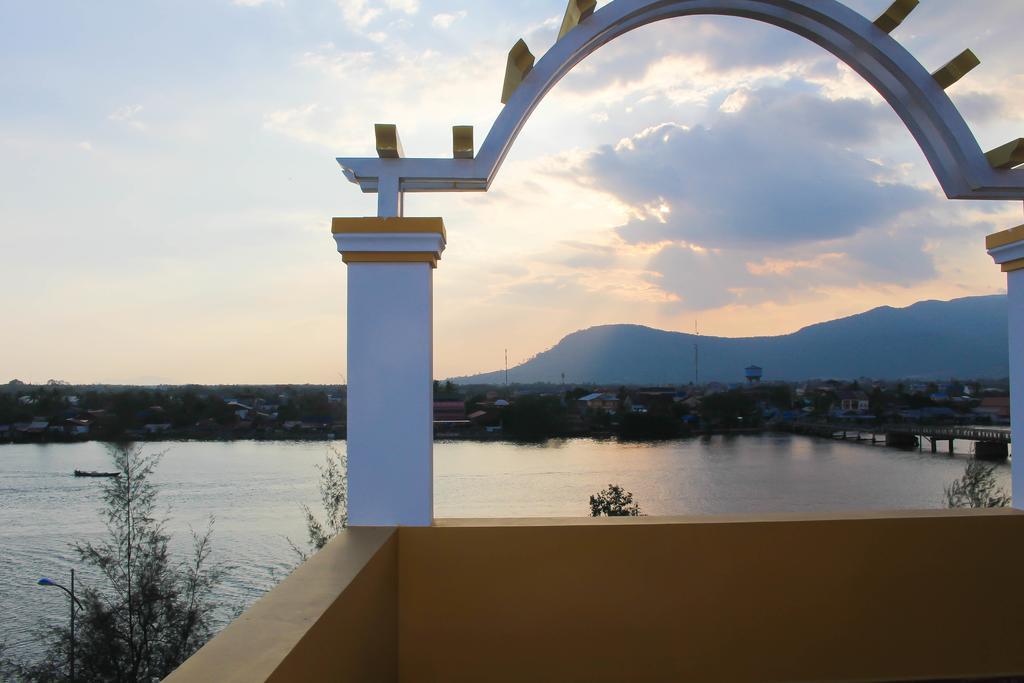 Good Morning Kampot Hotell Exteriör bild