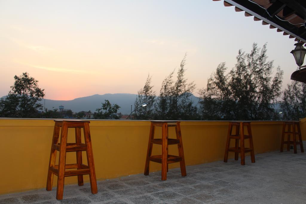 Good Morning Kampot Hotell Exteriör bild