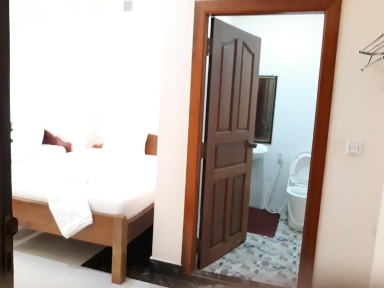 Good Morning Kampot Hotell Exteriör bild
