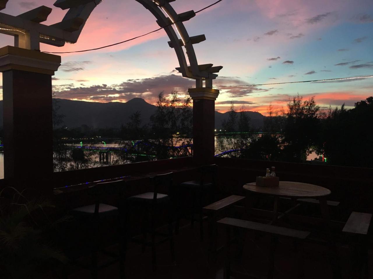 Good Morning Kampot Hotell Exteriör bild