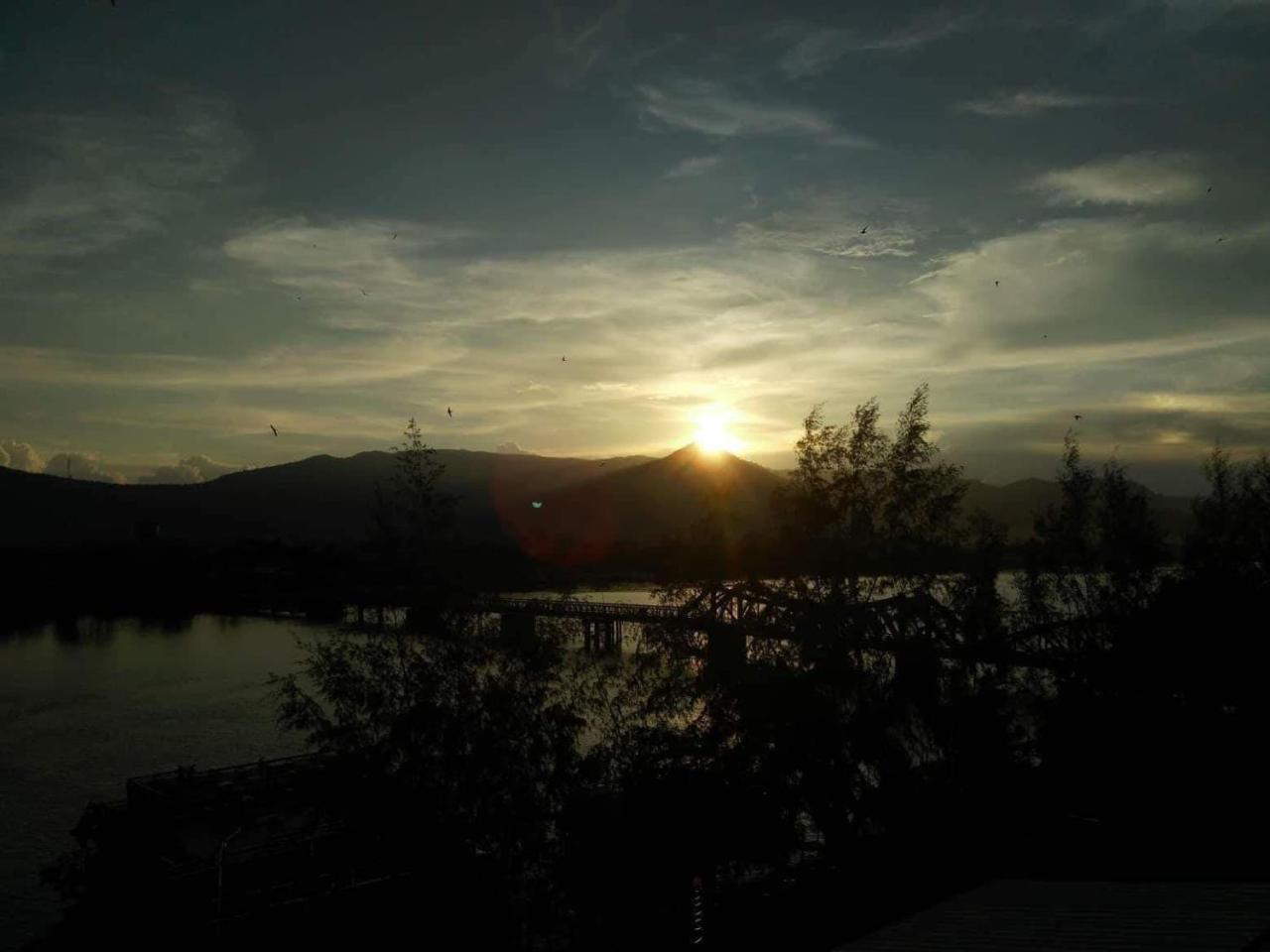 Good Morning Kampot Hotell Exteriör bild